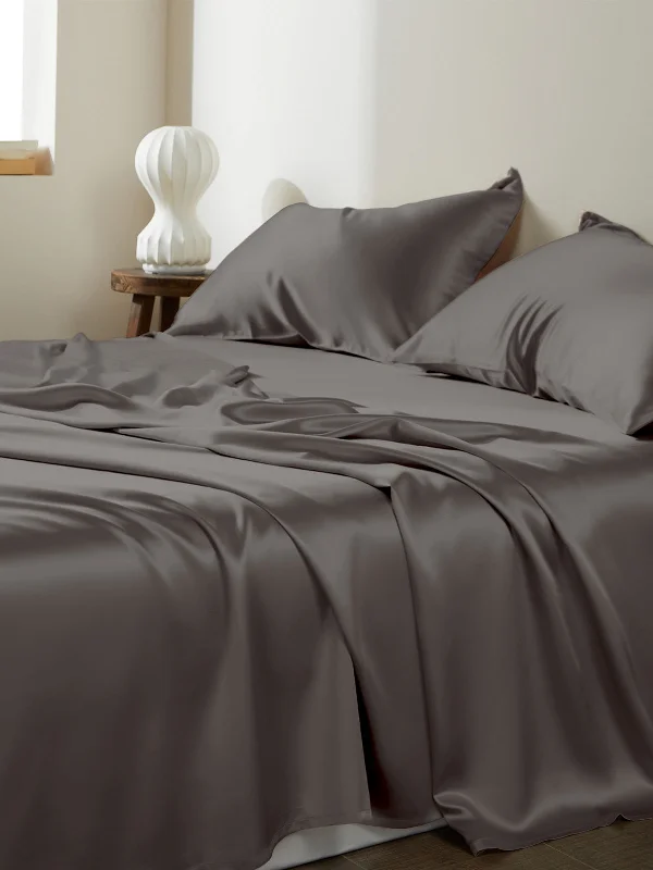 22 Momme Charcoal Silk Sheet Set