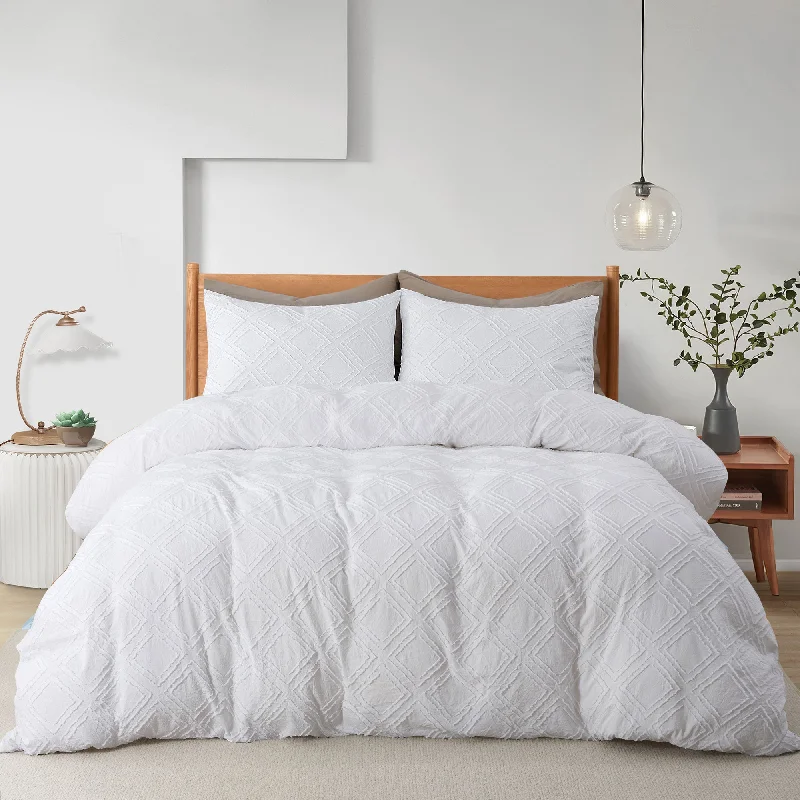 Markdown Madness 3 Piece Lightweight Clipped Duvet Cover Sets, Queen or King Sized Bedding Sets