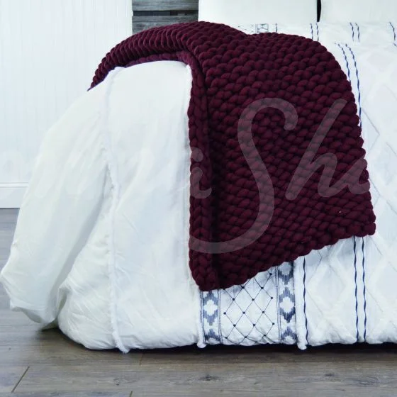 Chunky Knit Throw ~ Merlot