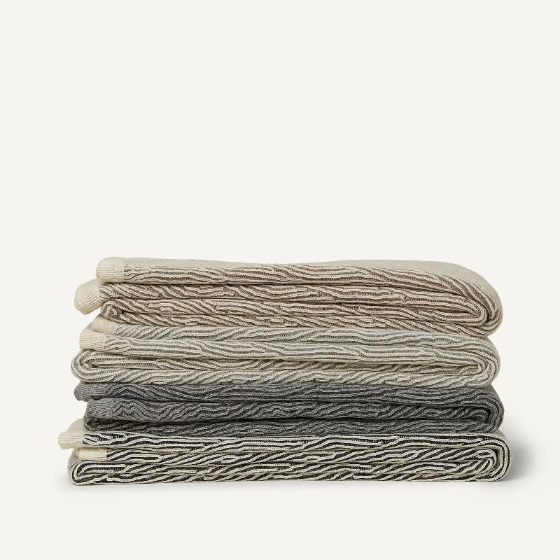 Kimsa Woven Throw