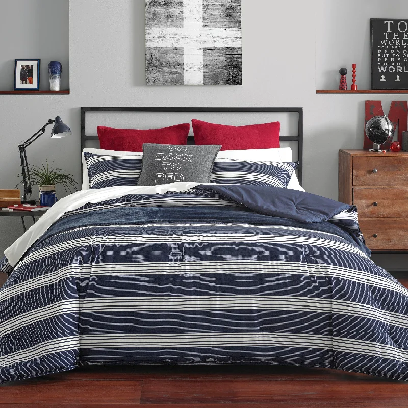 Nautica Craver Comforter & Sham Set In Navy