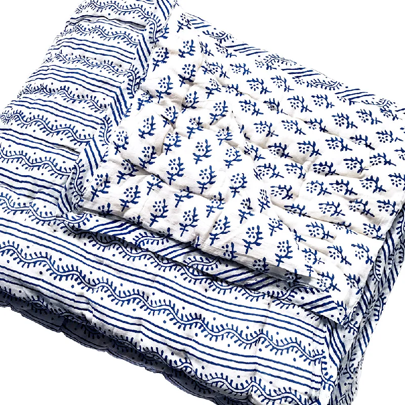 Tilonia® Queen Quilt - Centipede Stripe & Sprig in Blue