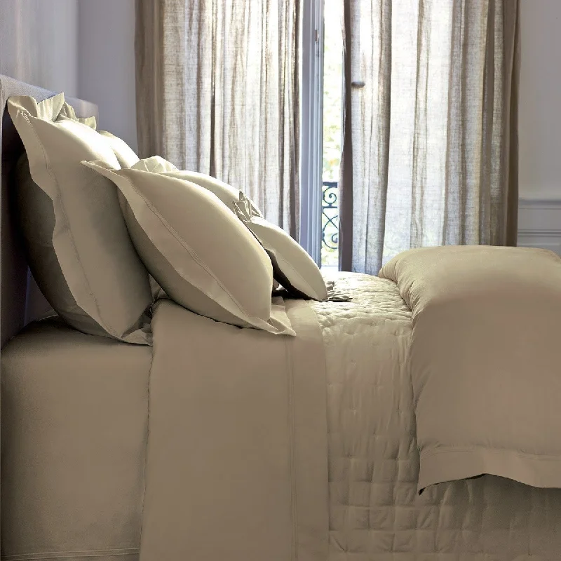 Triomphe Pierre Bedding by Yves Delorme